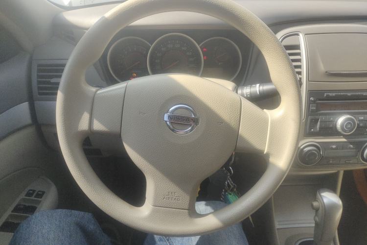 Used Nissan Sylphy 2012 Classic 1.6XE Automatic Comfort Edition Steering Wheel