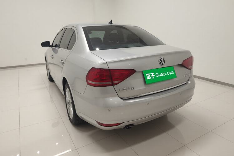 Used Volkswagen Lavida 2015 1.6L Manual Comfort Edition