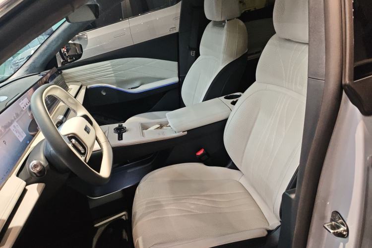 Used Geely Galaxy E8 2024 665 km Range Rear-Drive Starship Long-Range Version
