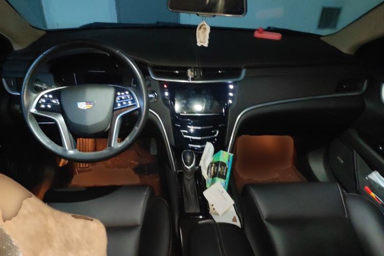 Used Cadillac XTS 2018 28T Tech Edition Center Console