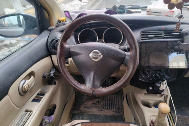 Used Nissan Livina 2013 1.6XE Manual Comfort Edition
