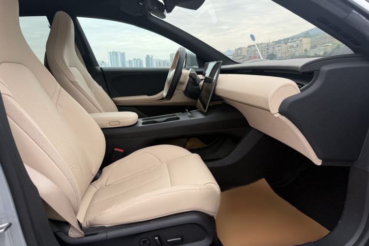 Used Nio ET5 2022 75 kWh Right Front Seat