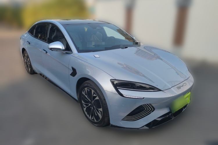 Used BYD Seal 2022 550 km Standard Range Rear-Wheel Drive Prestige Version Front Right 45 Deg