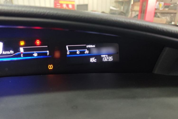 Used Honda Jade 2017 1.8L automatic Comfort version 5 seats
