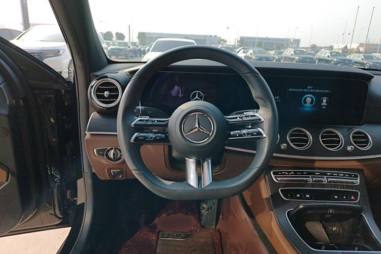 Used Mercedes-Benz E-Class 2022 Revised Version E 300 L Sport Luxury Edition Steering Wheel