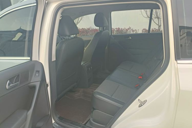 Used Volkswagen Tiguan L 2017 300TSI Automatic Two-Wheel Drive Silk Road Luxury Edition
