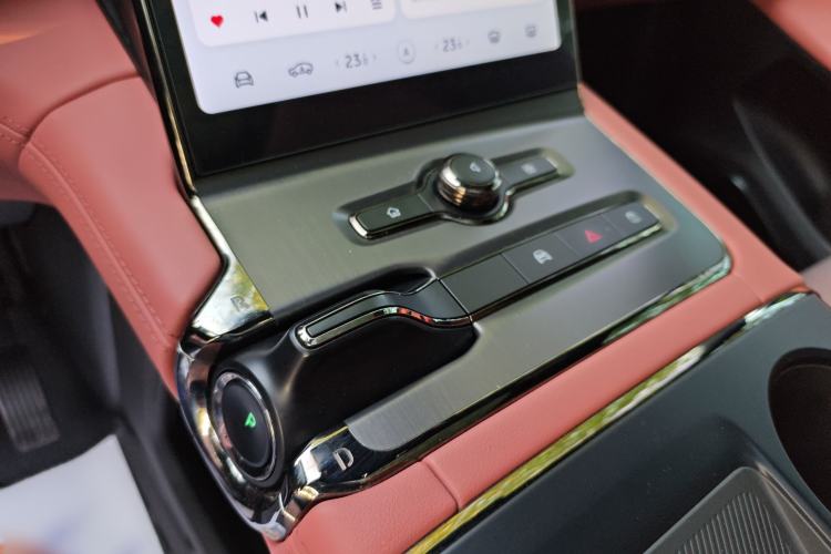 Used Nio EC6 2020 605 km Sport Edition Gear Lever