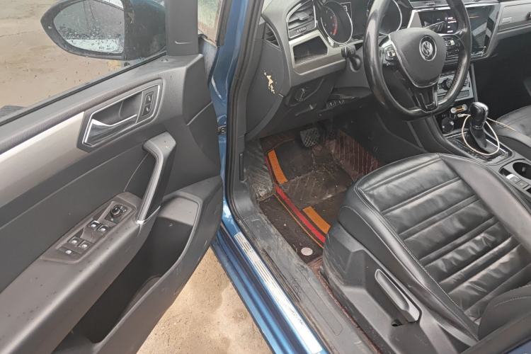 Used Volkswagen Touran 2016 Volkswagen Touran L 280TSI DSG Comfort Edition Driver Seat