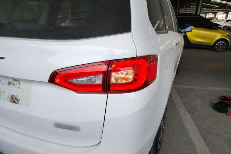 Used Haima V70 2016 2.0L Manual - Comfort Edition 5 Seats
