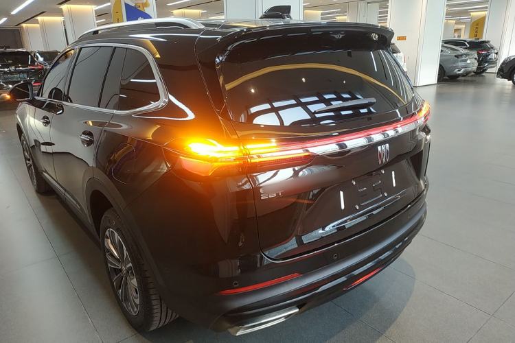 Used Buick Envision 2025 Encore Plus 28T Two-Wheel-Drive Platinum Edition