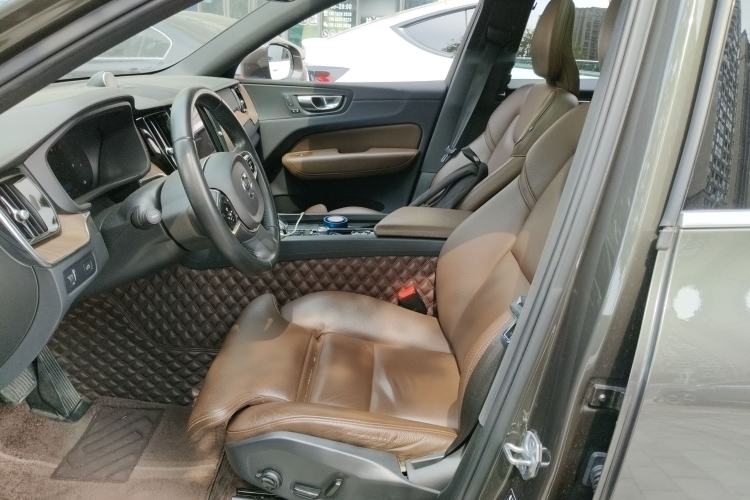 Used Volvo XC60 2022 B5 4x4 Smart Luxury Edition