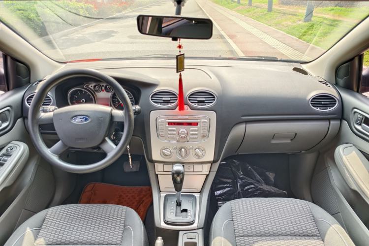 Used Ford Focus 2013 Hatchback Classic 1.8L Automatic Base Model
