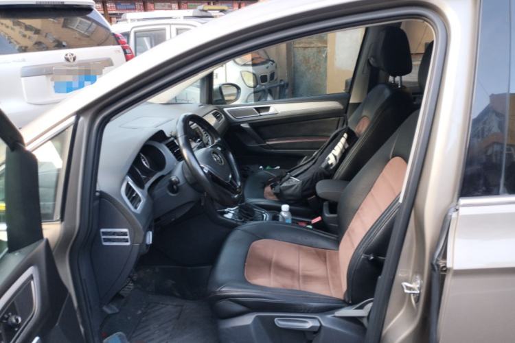 Used Volkswagen Golf Sportsvan 2016 230TSI Automatic Trend Edition
