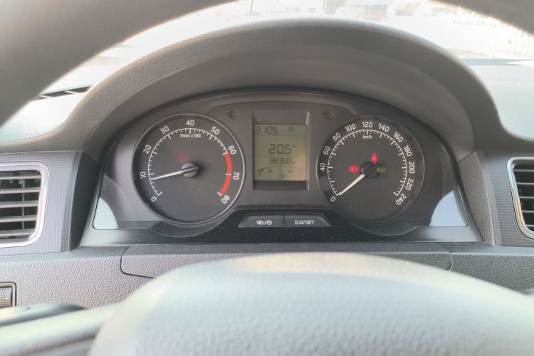 Used Skoda Rapid 2013 1.6L Automatic Smart Selection Model