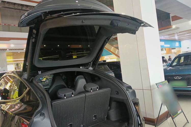 Used Tesla Model Y L 2025 Model Long-Range All-Wheel-Drive Version Trunk