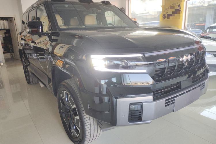 Used Formula Leopard 8 2025 Smart & Brave Flagship Edition 7 Seats Exterior 2