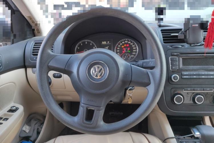 Used Volkswagen Sagitar 2011 1.6L Automatic Comfort Edition Steering Wheel