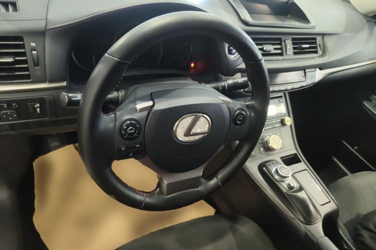 Used Lexus CT 2017 CT200h Elite Edition Solid Color China V Standard
