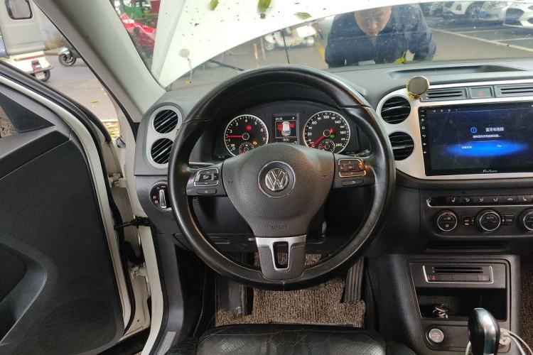 Used Volkswagen Tiguan 2015 1.8TSI Automatic Two-Wheel Drive Luxury Model Steering Wheel