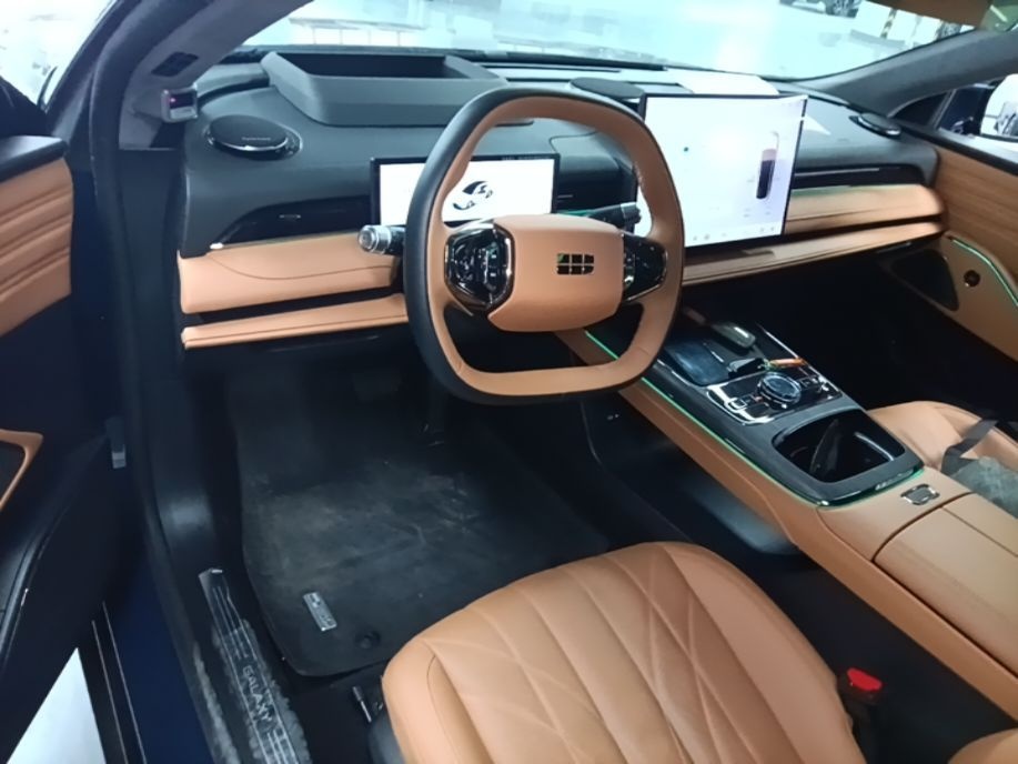 Geely Galaxy 8 2025 130km EM-P Starship Edition — снимка 12