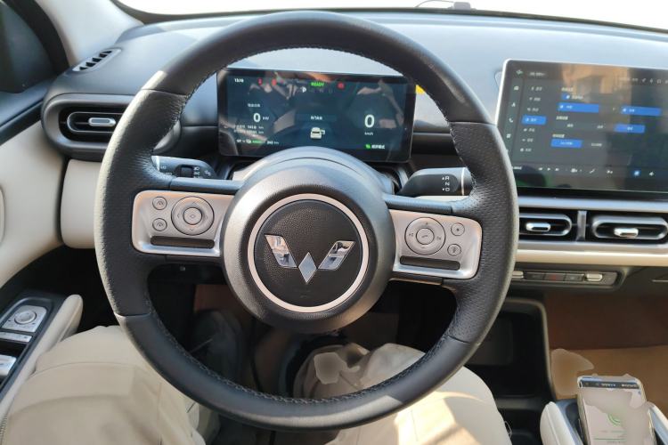 Used Wuling Bingo PLUS 2024 401 km Flagship Edition Four-Seater Version
