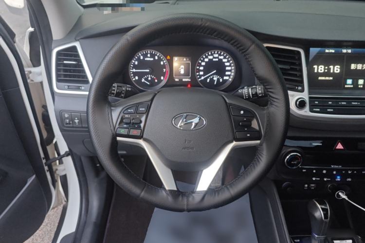 Used Hyundai Tucson 2015 1.6T Dual-Clutch Two-Wheel-Drive Smart Model
