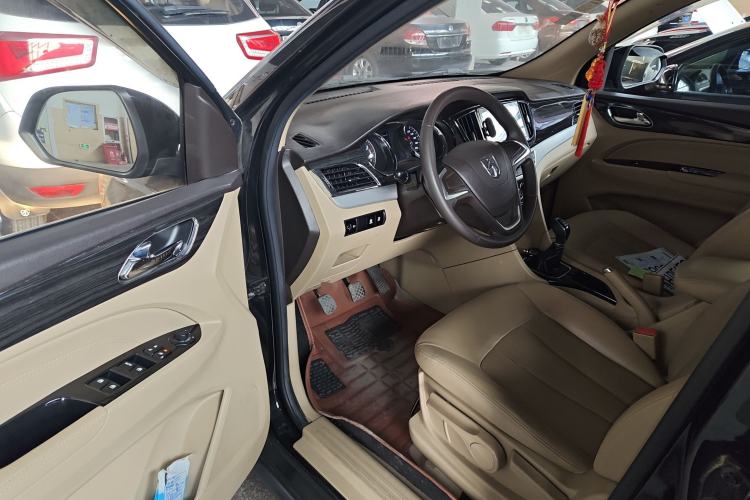 Used Baojun 730 2016 1.5L Manual Comfort Version 7 Seats China V Emission Standard