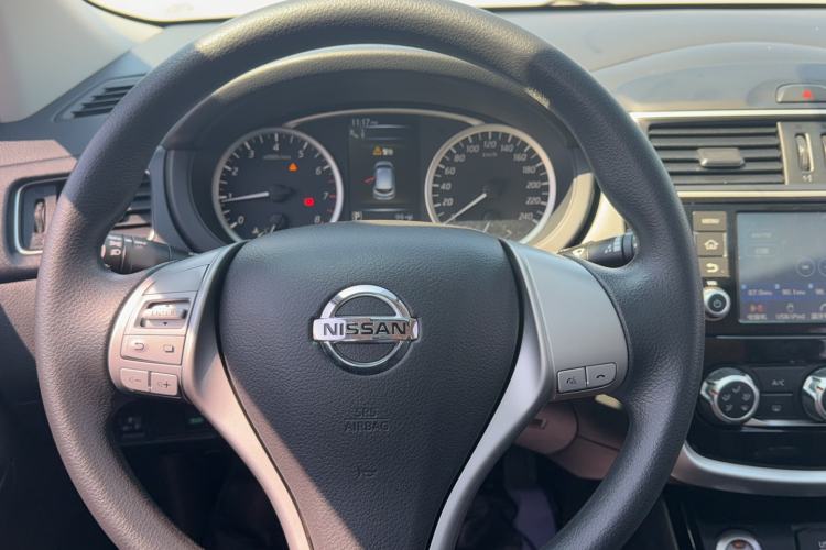 Used Nissan Tiida 2016 1.6L CVT Smart Drive Edition Interior 3