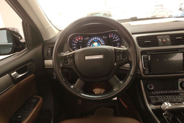 Used Haval H8 2017 2.0T Gasoline Two-Wheel Drive Enjoyment Version Steering Wheel