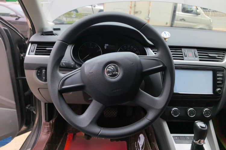 Used Skoda Octavia 2015 1.6L Automatic Yijie Edition