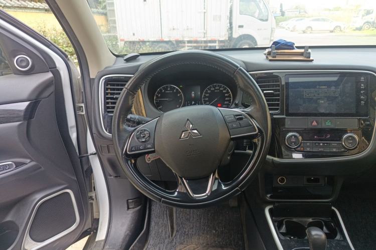 Used Mitsubishi Outlander 2020 2.0L Two-Wheel Drive Enjoyment Version 5 Seats
