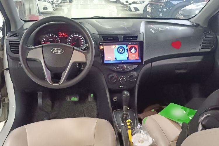 Used Hyundai Verna Ray 2016 1.4L Automatic Leading-Edge GLX