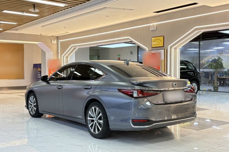 Used Lexus ES 2020 300h Premier Edition Exterior 2