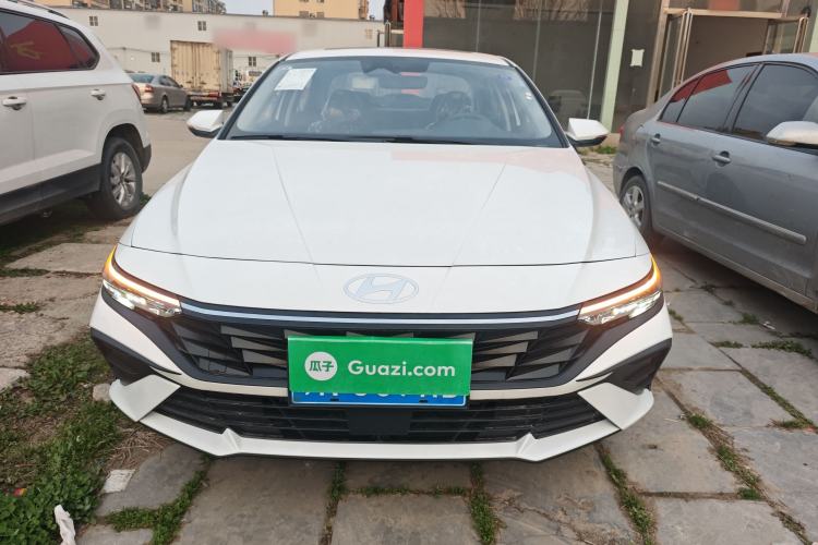 Used Hyundai Elantra 2023 1.5L CVT LUX Prestige Edition
