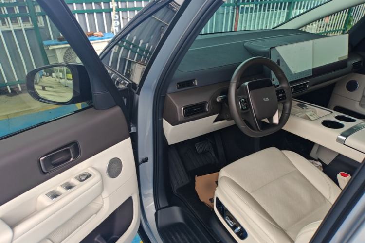 Used Li Auto MEGA 2024 Ultra Model