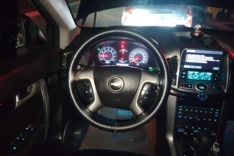 Used Chevrolet Captiva 2014 2.4L 4x4 Flagship Edition 7 Seats
