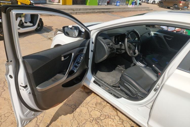 Used Hyundai Elantra (5th Generation / Langdong) 2016 1.6L Automatic Prestige Model