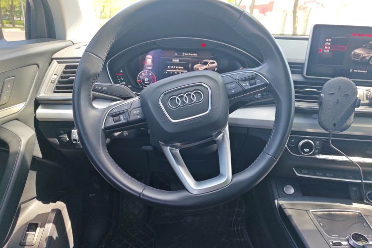 Used Audi Q5L 2018 40 TFSI Prestige Fashion Edition China VI Steering Wheel