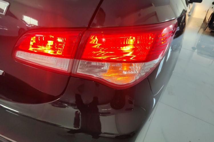 Used Nissan Sylphy 2016 Classic 1.6XE Automatic Leading Edition Exterior 3