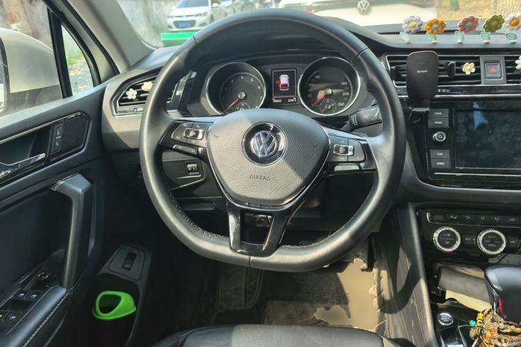 Used Volkswagen Tiguan L 2019 330TSI Automatic Two-Wheel Drive Smart Luxury Version China V Emission Standard
