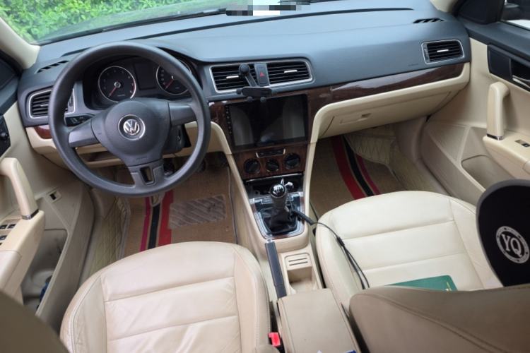 Used Volkswagen Lavida 2013 Restyled Classic 1.6L Manual Comfort Edition