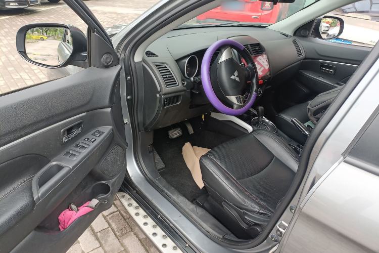 Used Mitsubishi ASX 2013 2.0L CVT Two-Wheel Drive Elite Edition Driver Seat