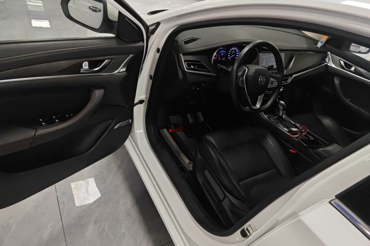 Used Changan Eado 2019 Blue Whale Edition 280T GDI DCT High-Speed Model
