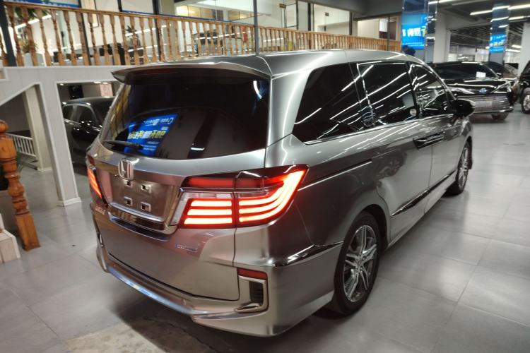 Used Honda Elysion 2019 2.0L Hybrid Luxury Edition
