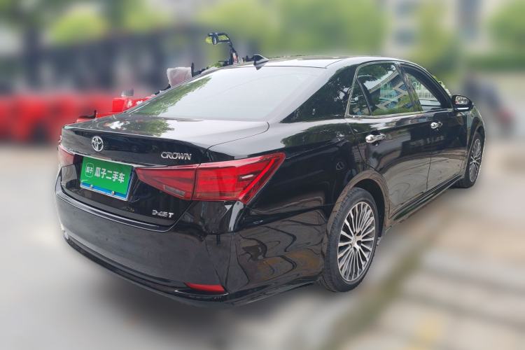 Used Toyota Crown 2015 2.0T Luxury Edition Rear Right 45 Deg