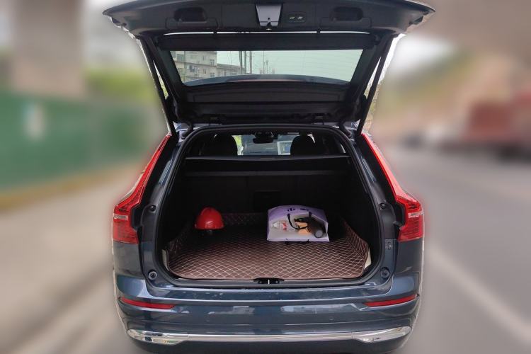 Used Volvo XC60 2023 B5 4x4 Smart Luxury Edition