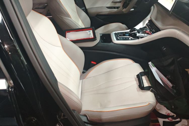 Used BYD Song Pro New Energy 2024 HONOR Edition DM-i 71KM Navigation Model
