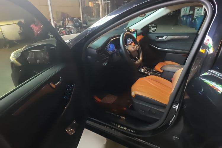 Used Ford Escape 2020 EcoBoost 245 Four-Wheel Drive Luxury Edition
