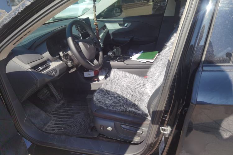 Used Hongqi E-QM5 2023 560km PLUS Interior 1