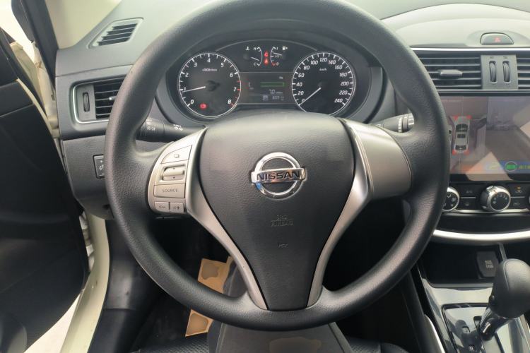 Used Nissan Tiida 2016 1.6L CVT Cool Dynamic Edition